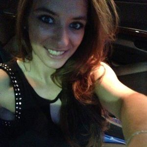 Meet your Posher, Kayla